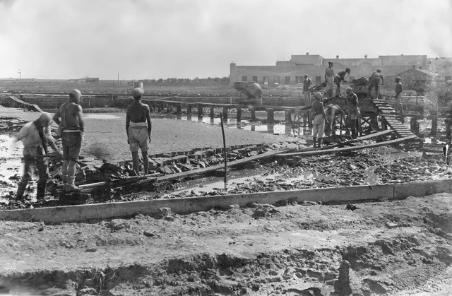 Евпатория 1930-35 – Мойнакская грязелечебница. 1930-39 – Гря...