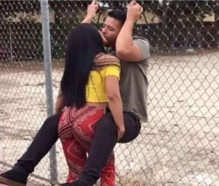 Поцелуи официально признали полезными для здоровья.
Врачи объясняют, что слюнообмен работает как п