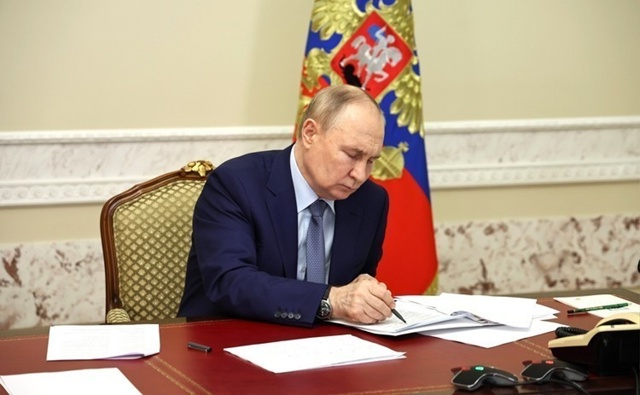 ❗️Путин подписал закон о введении штрафов до ₽5 тыс з?...