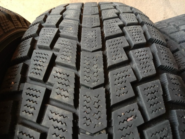Продам шины Ханкок, зимние - липучка,
в отличном состо?...