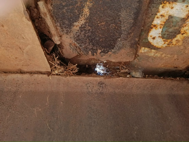 Вот так решаются наши проблемы!!!
Дороги делают, а мосты...