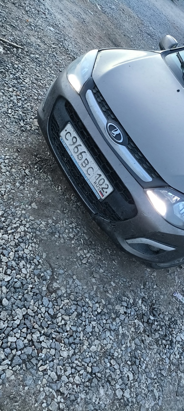 4 проходная, 1 площадка, горят габариты