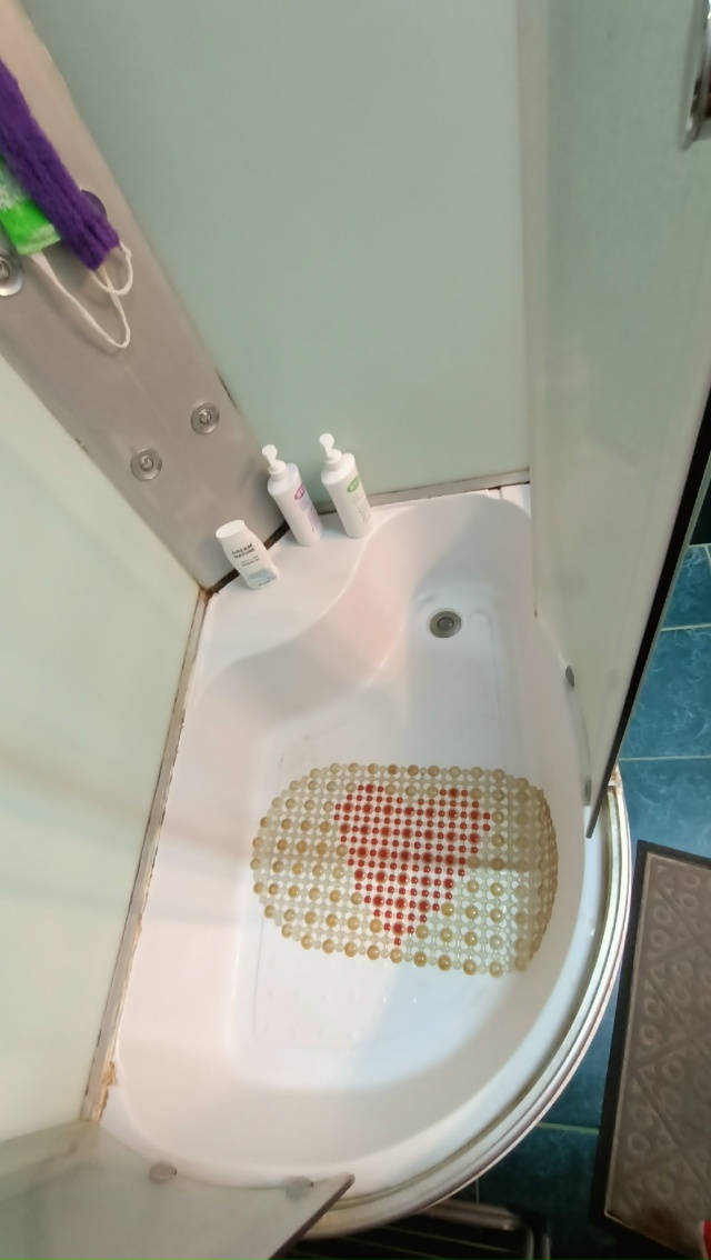 Продам душевую кабину 89033922443