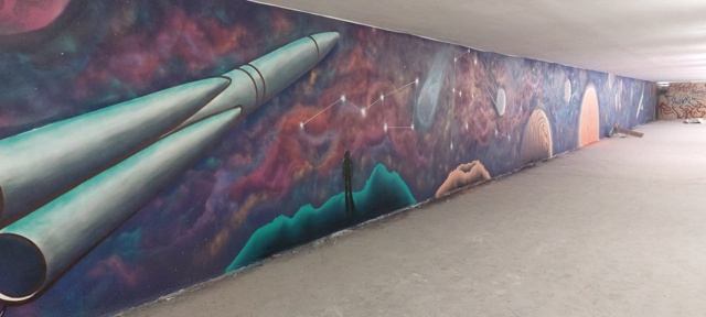 В подземном переходе на Ворошилова расписали стены 😍
...