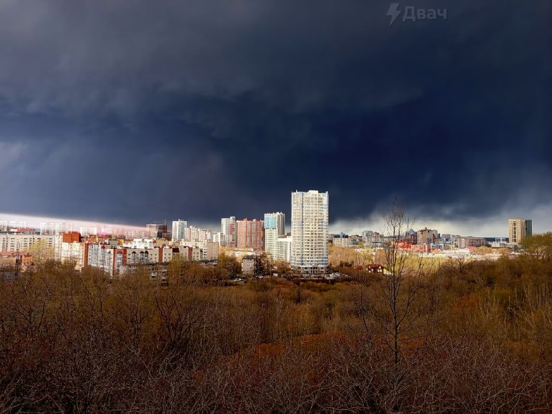 ❗️В Перми после атаки беспилотника небо заволокло густым чёрным дымом
Как сообщил местный губернато