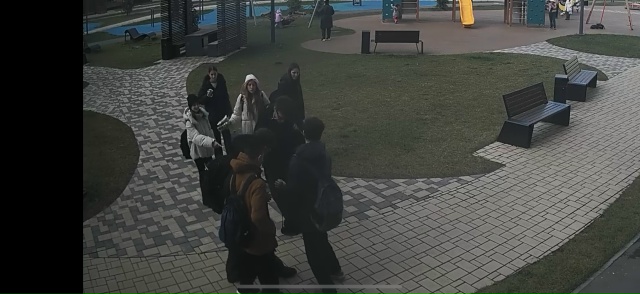 Жк Суворовский. Надеюсь, что родители узнают своих дет?...