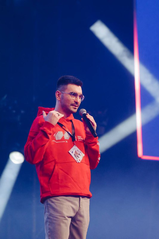 Финал True Tech Champ от МТС — это 14 тысяч участников, 350 финалистов, роботы, лабиринты с парящими