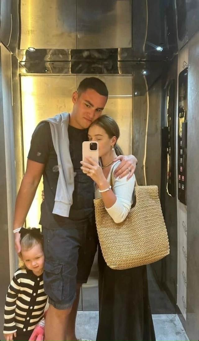 Кирилл Андреев стал дедушкой во второй раз
53-летний с...