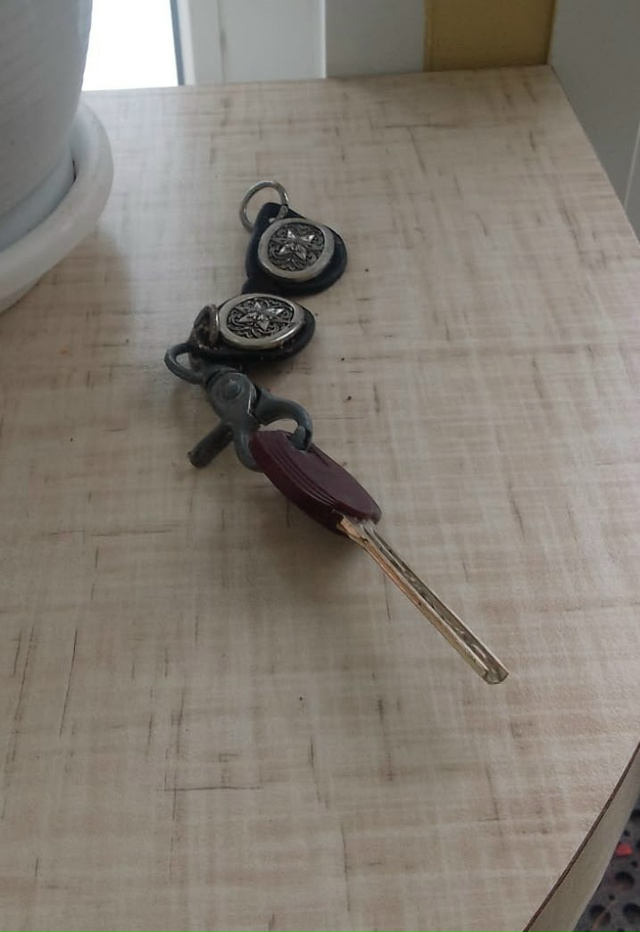 Найден ключ в районе поликлиники,забрать можно в павил...