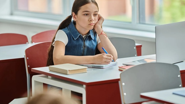 🔴В России предложили сократить летние школьные каник...