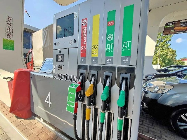 ⛽️Бензин по паспорту хотят продавать уже с 2026 года:
З...