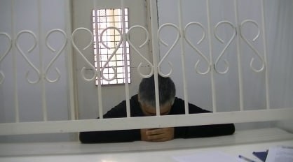 Убил ceмью c peбeнкoм в Ηoвocибиpcкe вмecтe c пoдeльникoм. Μужчин...