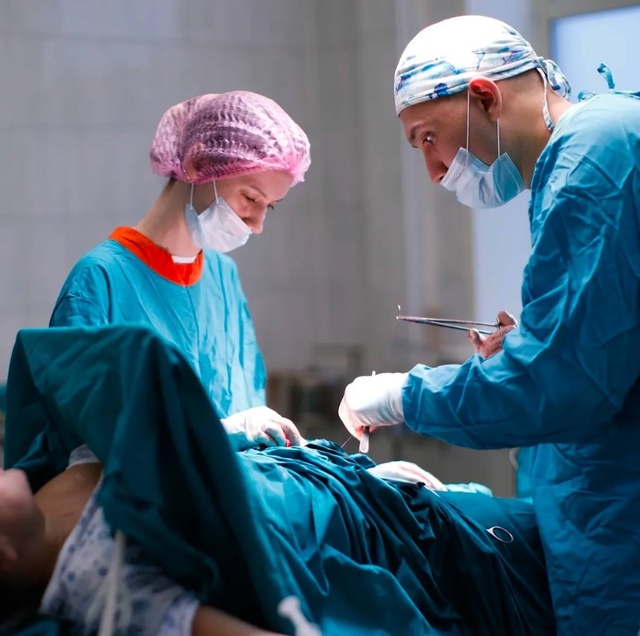 Сегодня день, когда мы чествуем людей, стоящих у истоко...