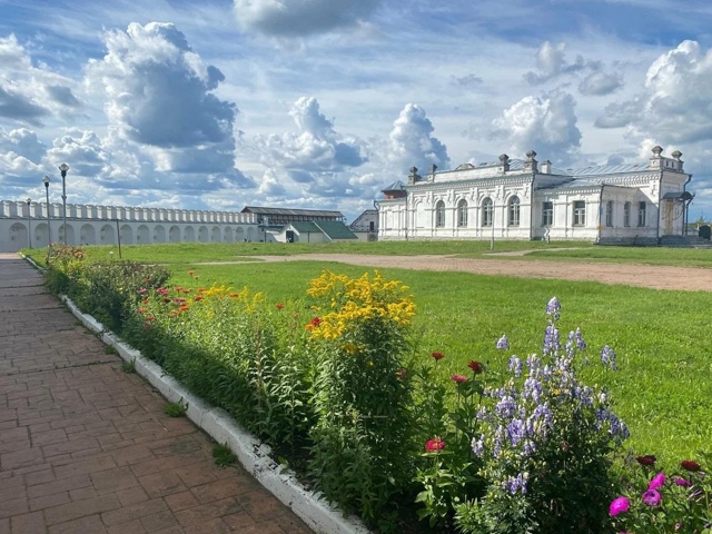 💒 Где рacположен самый маленький кремль России?
1..2..3..
П...