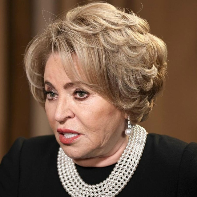 Матвиенко заявила, что рождение ребёнка в 18 лет должно ...