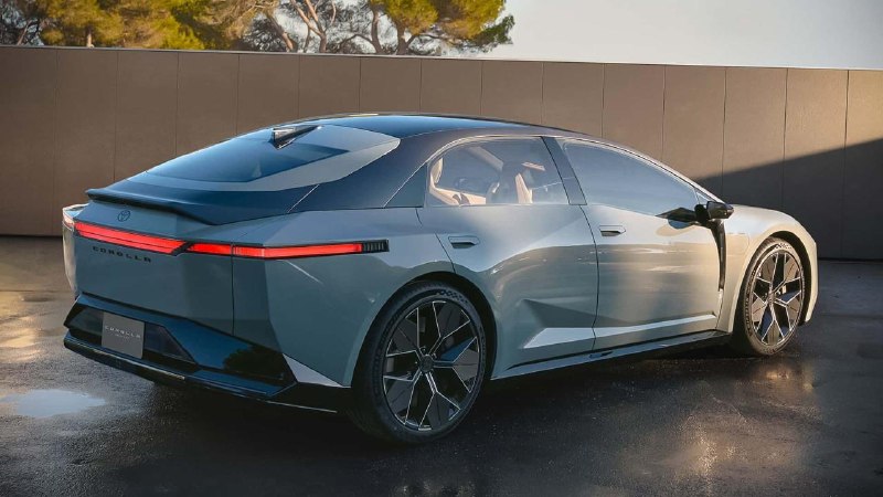 Toyota показала дизайн новой Corolla, которая станет спортивным лифтбеком.
Концепт отличается резк