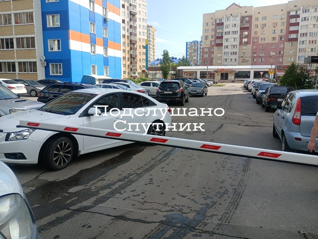 🤬Минут 10 скорая не могла выехать с территории больниц...