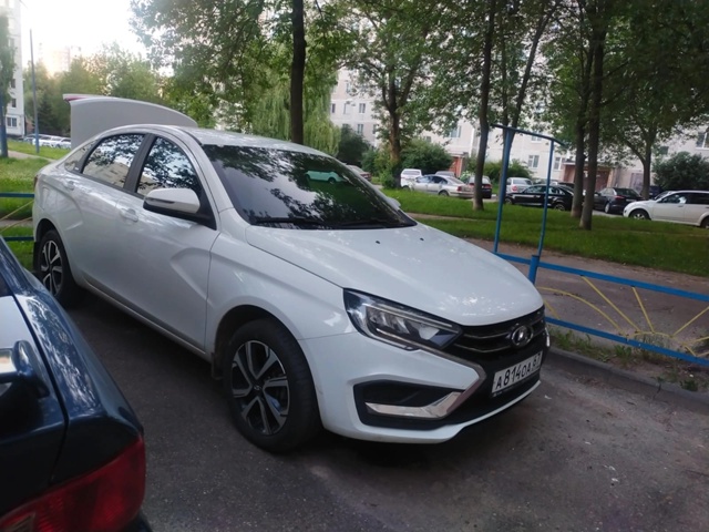 Добрый вечер. 3 мкр, 5 дом, забыли закрыть багажник в авт?...