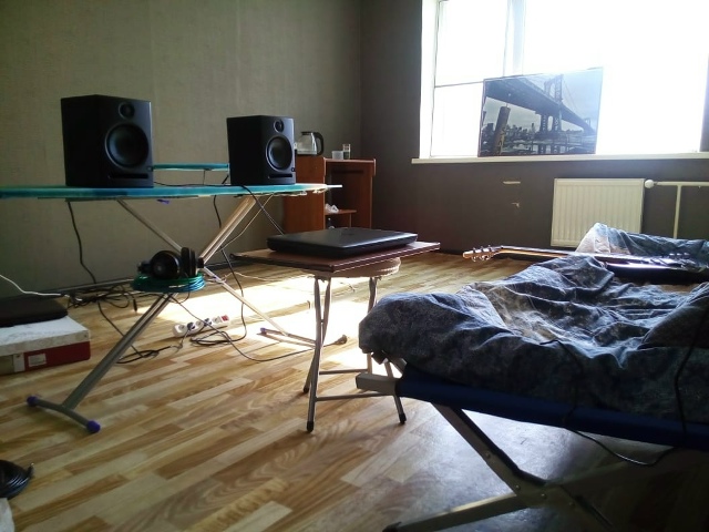 Гаражный рок - это когда у тебя ничего нет, но ты всё рав...