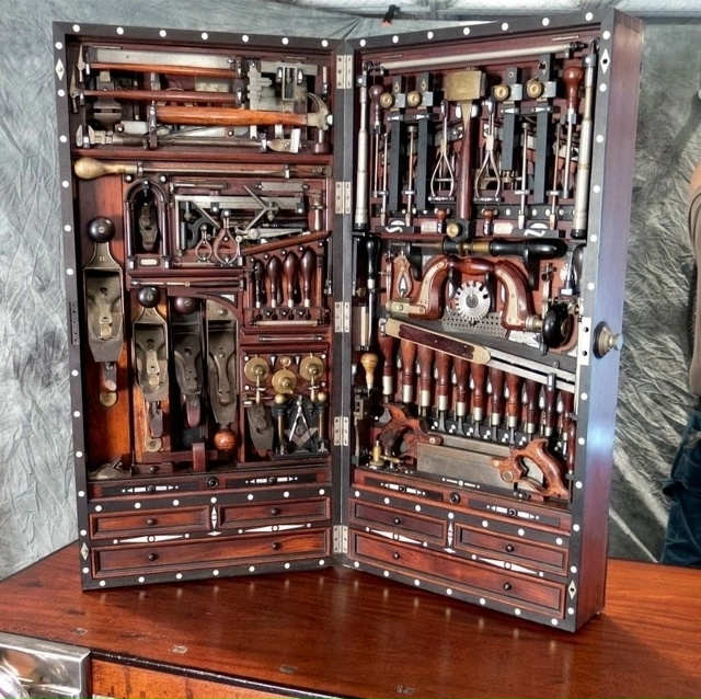На фото ящик для инструментов Studley 1920 года выпуска. Это?...