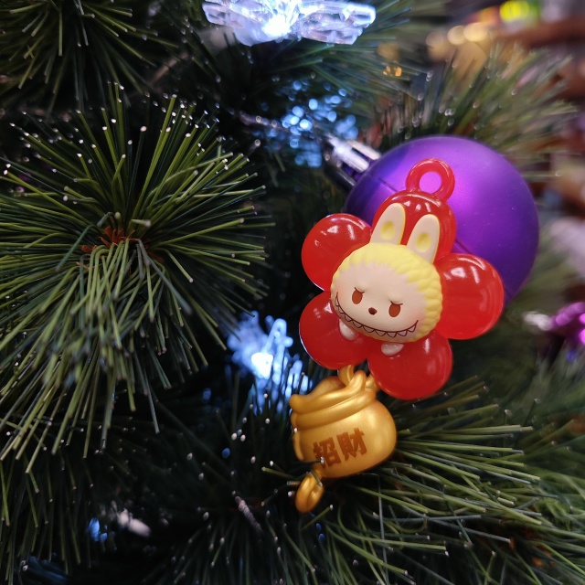 Объявляем бойкот скучным ёлкам!🎄✨
Друзья, хватит ми?...