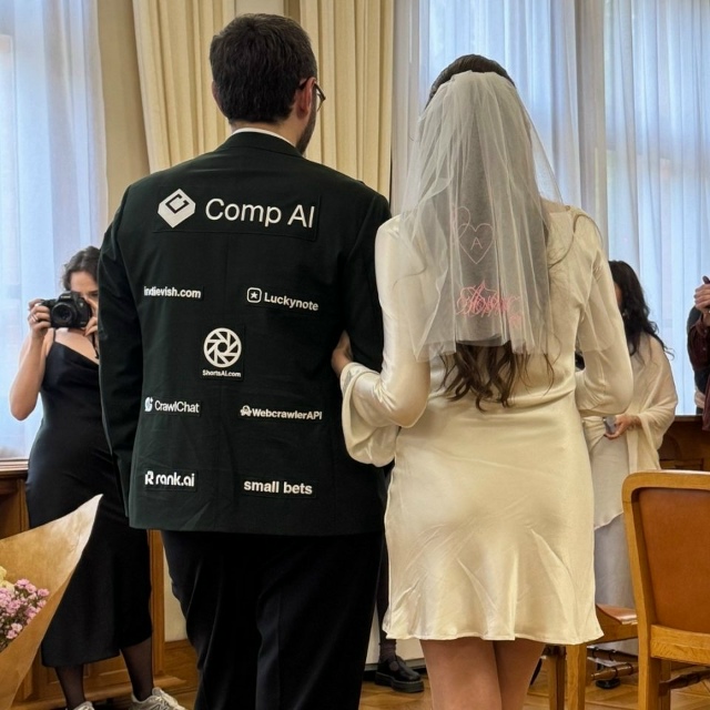 Вариант для тех, кто не организовывает свадьбу из-за ма...