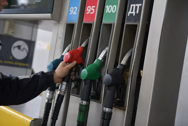 ❗️ Бензин будyт РАЗБАВЛЯТЬ СПИРТОМ — российским НПЗ р...