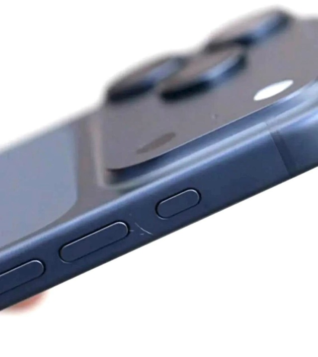 ❗️ Новый iPhone 17 оказался слишком нежным: смартфоны лег?...