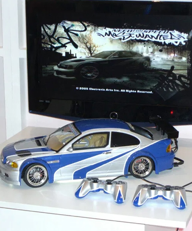 Вот так выглядит уникальная версия консоли Playstation 2 в с?...