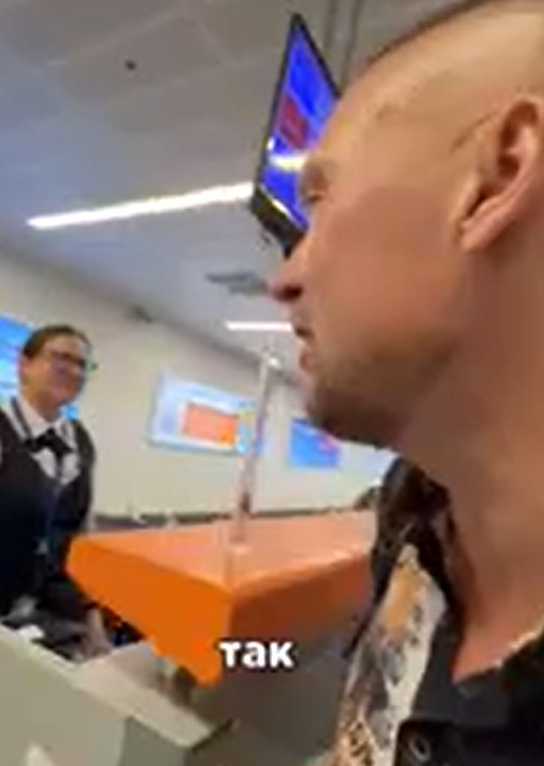 Случайный апгрейд: пассажира пересадили в бизнес-клас?...