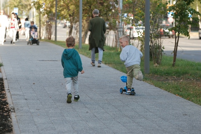 Штрафовать родителей за мат со стороны их детей предло...