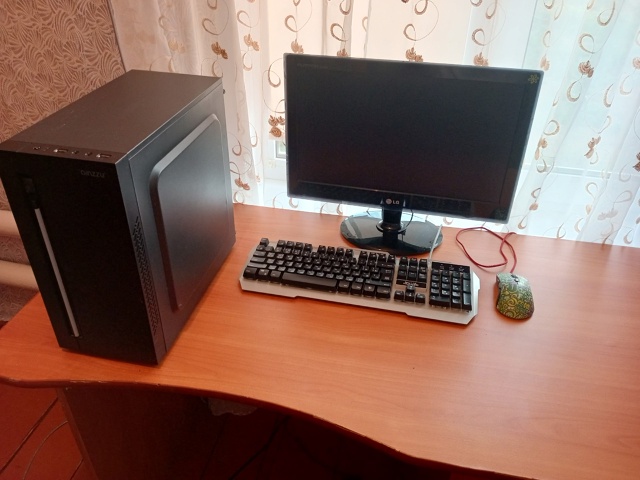 Продам компьютер в сборе, цена 18т. р.
Тел. 89225500597