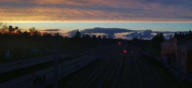 Окуловка, Новгородская область.
Путь в глухомань, день...