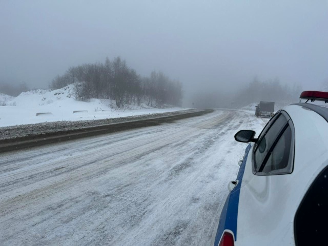 Фото от Госавтоинспекции, несущей службу на 110 км автод...