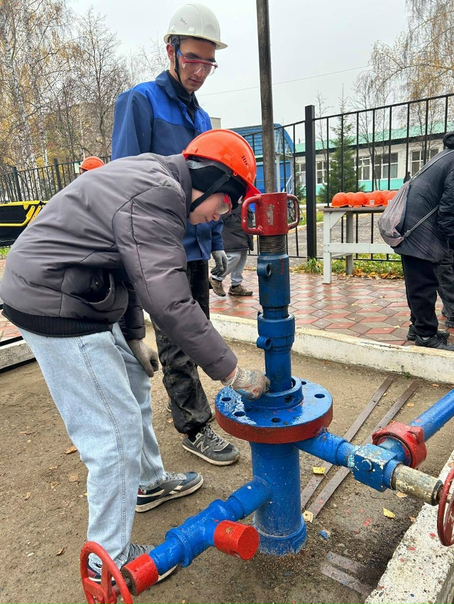 На день открытых дверей дети 10 школы пошли в Нефтекамс?...