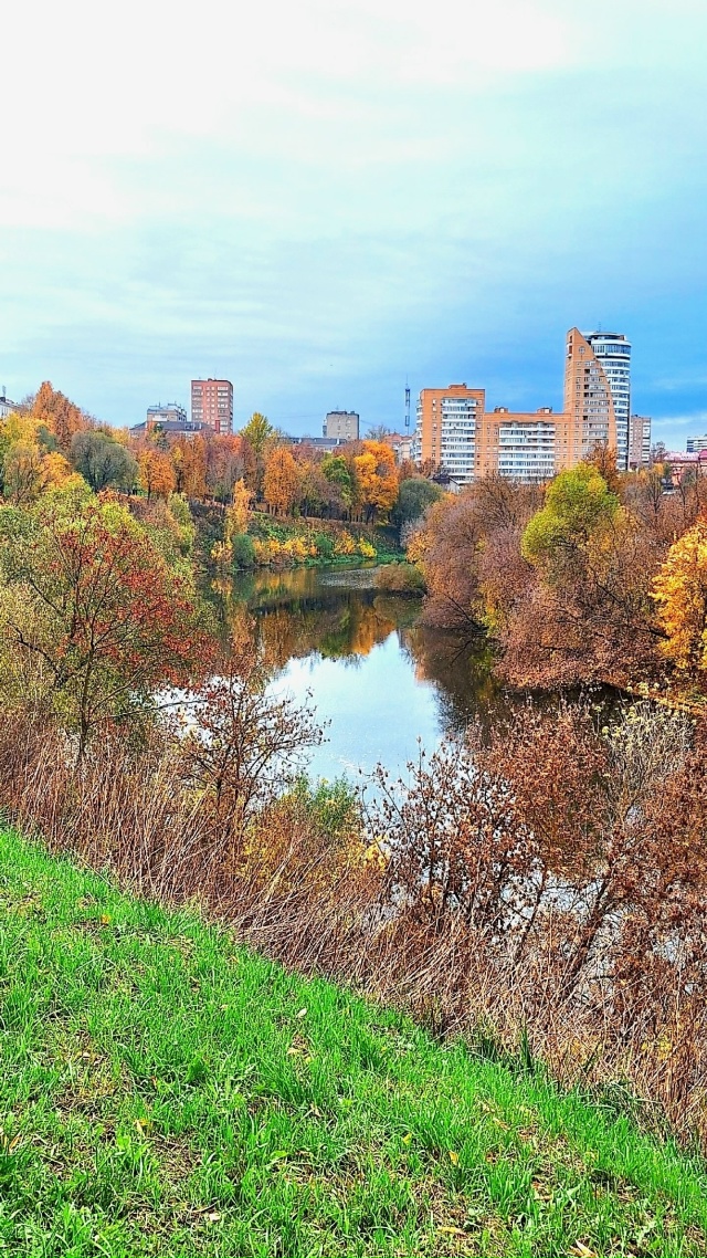 Парк им. В. Талалихина в осенних красках 🍂 Подольск ❤
...