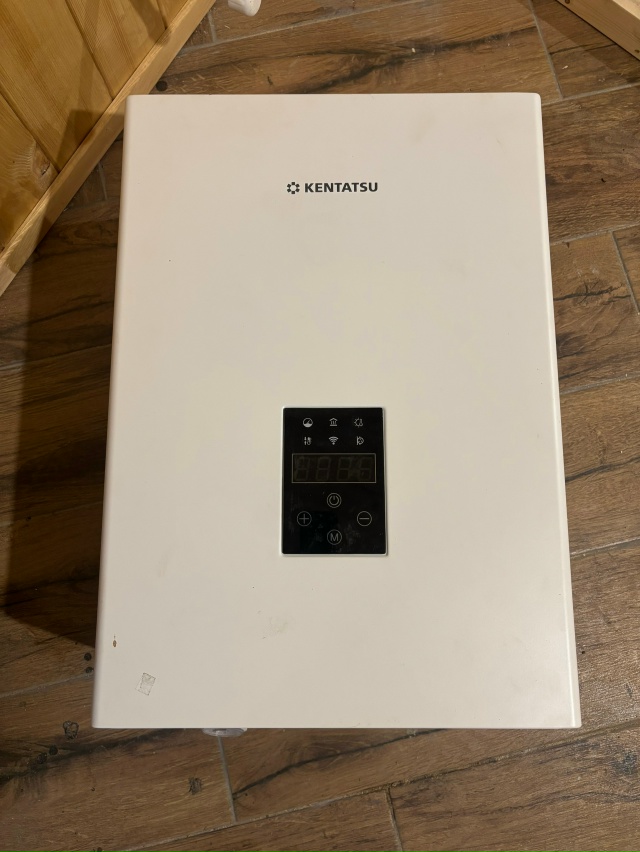 Продам электрический настенный котел Kentatsu Nobby Electro KBO-09....