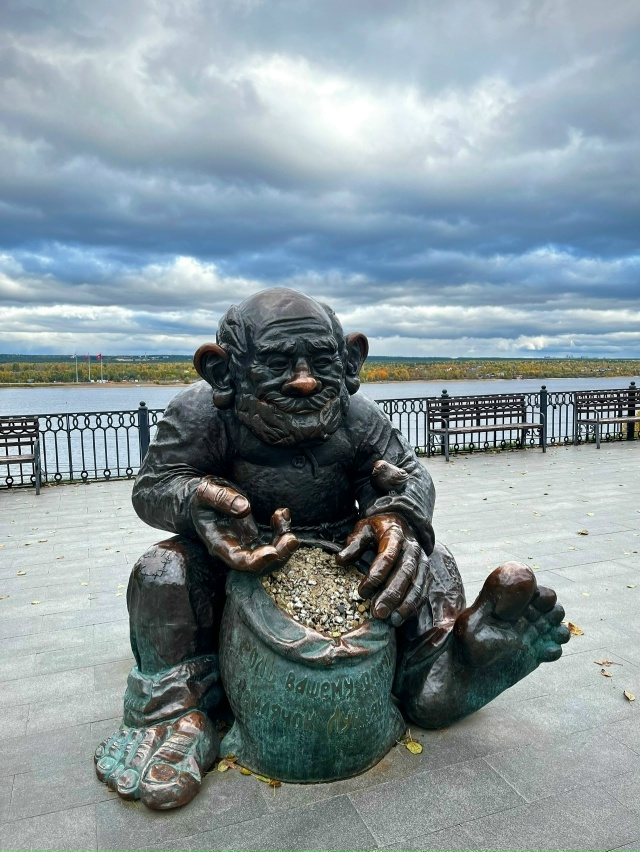 Пермские cкульптуры. Какая вам нрaвится больше всегo?
??...