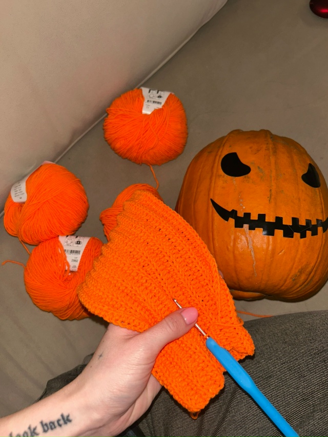 Вяжу тыква-шапку 🎃