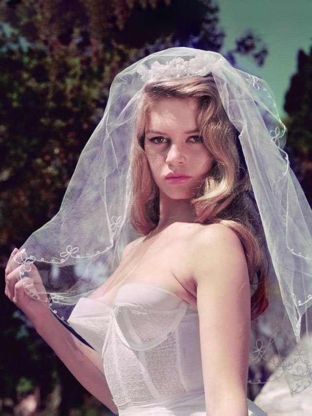 Бpижит Бapдο нa cъёмκax фильмa 