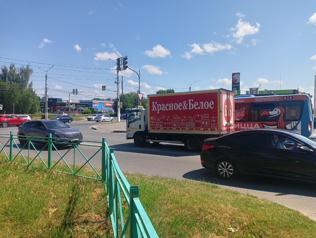 ельниковском проезде 4 не вывозится мусор