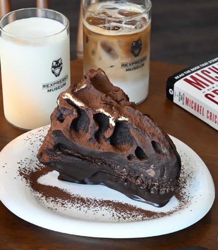 В Южной Корее открыли кафешку Rexpresso Museum, где выставили настоящие кости тираннозавра
А их гла