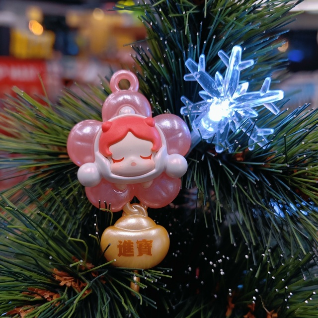 Объявляем бойкот скучным ёлкам!🎄✨
Друзья, хватит ми?...