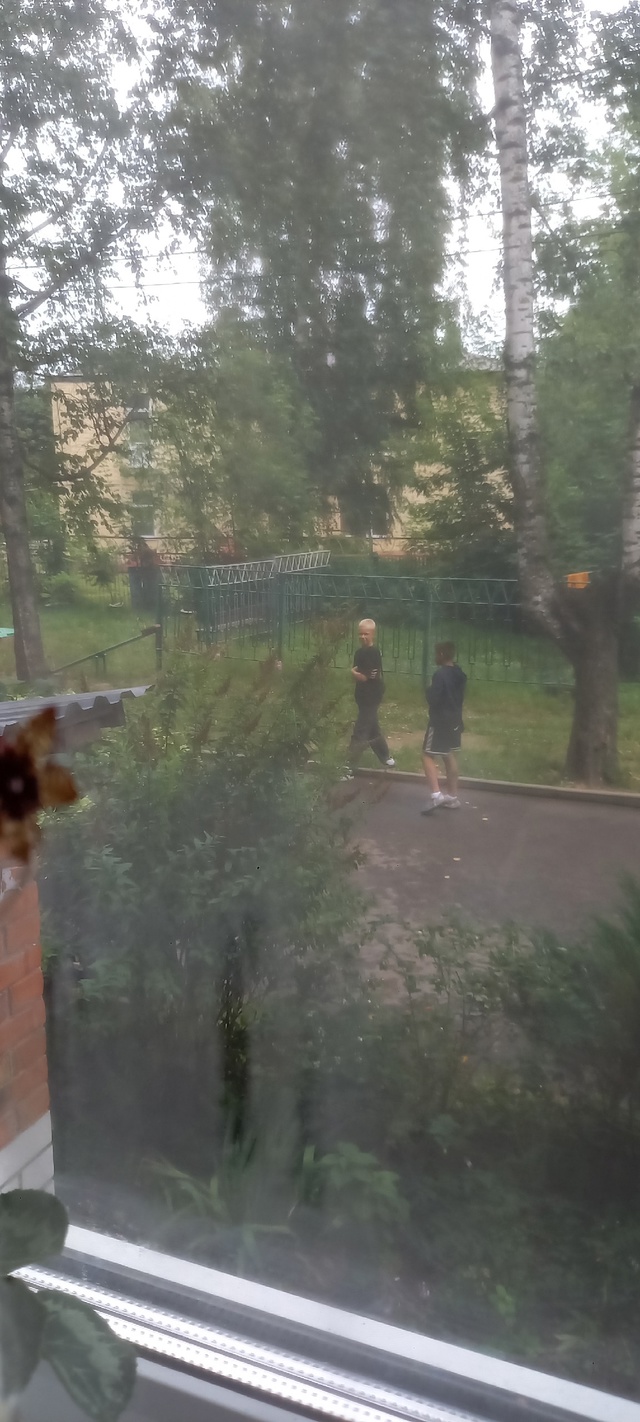 Родители этих созданий! Вы в курсе чем занимаются ваши ...