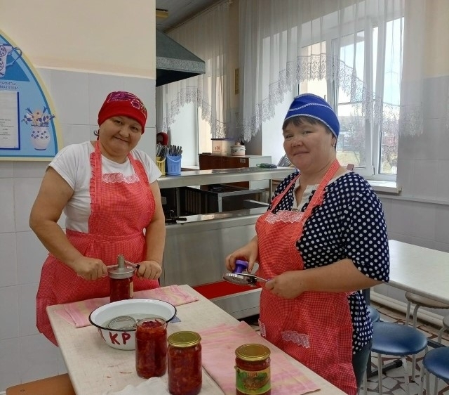 🇷🇺 Сотрудники Старохалиловской школы заготовили бо?...