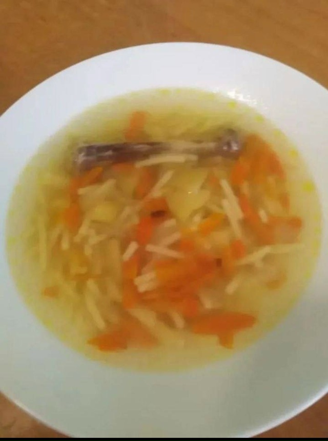 Суп из костей и абсолютно жидкий. ️Родители учеников ж...