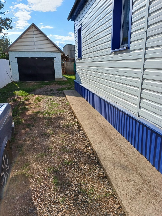 Продам дом в с. Александровка, ул. Советская 109. По всем ?...