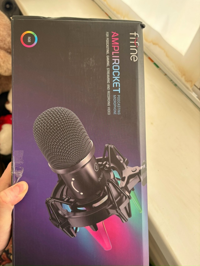 Фото 1-2. Продам мини холодильник- 7.т. р и стенка под тв н?...