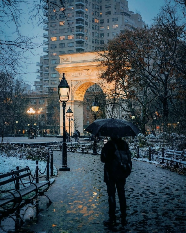 Вечером мир всегда прекрасней.
Эрих Мария Ремарк