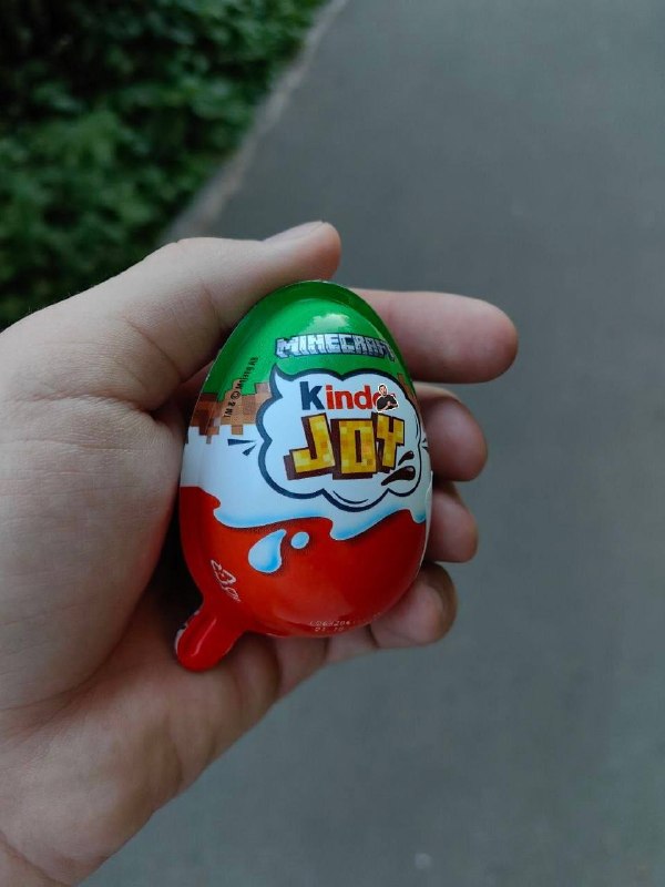 Опаньки, на полки отечественных магазинов завезли Kinder Joy по Майнкрафту — такие уже нашли в Дикси